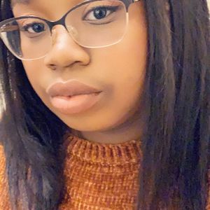 Meet your Posher, Alexis